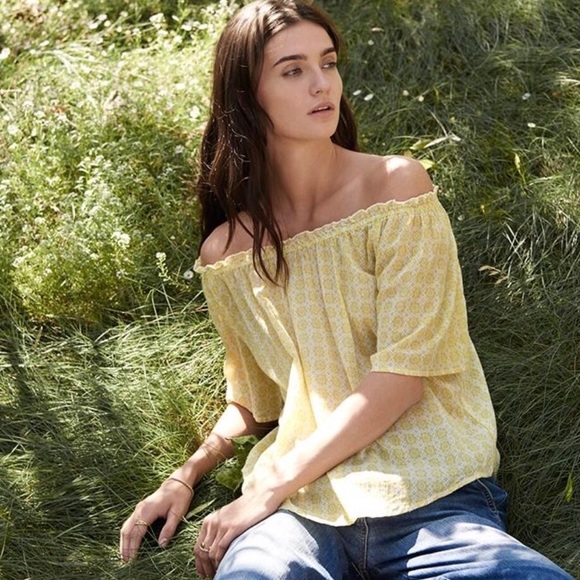 💄🆕 Velvet by G&S ✦ Bertie Off Shoulder Top ✦Red - Picture 2 of 8